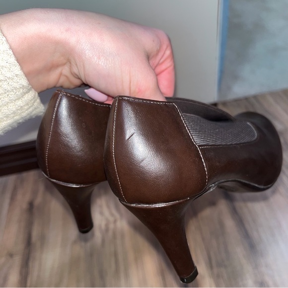 Soft Style Heels - Picture 5 of 8